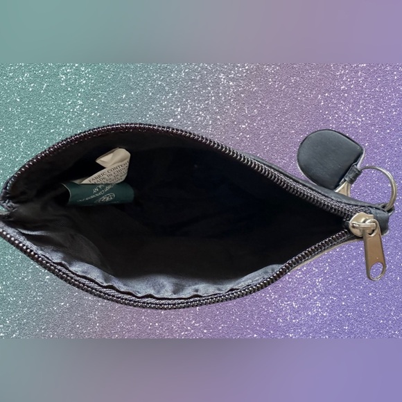 Disney Snow White & Dwarfs Cosmetic Case and Detachable Matching Lipstick Case - Picture 4 of 11